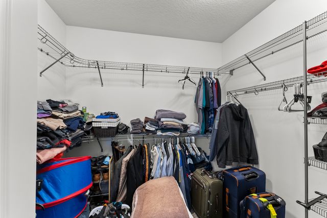 4937 Lakeside Drive, Bettendorf, IA 52722