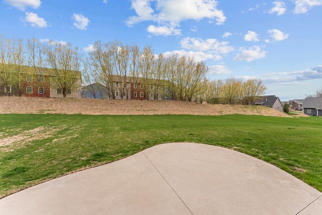 4937 Lakeside Drive, Bettendorf, IA 52722