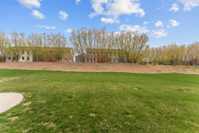 4937 Lakeside Drive, Bettendorf, IA 52722