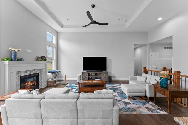 4937 Lakeside Drive, Bettendorf, IA 52722
