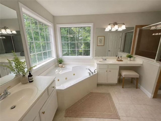 1718 Hampton Chase Circle, Lawrenceville, GA 30043