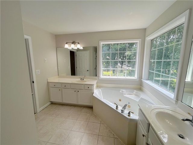 1718 Hampton Chase Circle, Lawrenceville, GA 30043