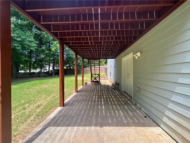 1718 Hampton Chase Circle, Lawrenceville, GA 30043