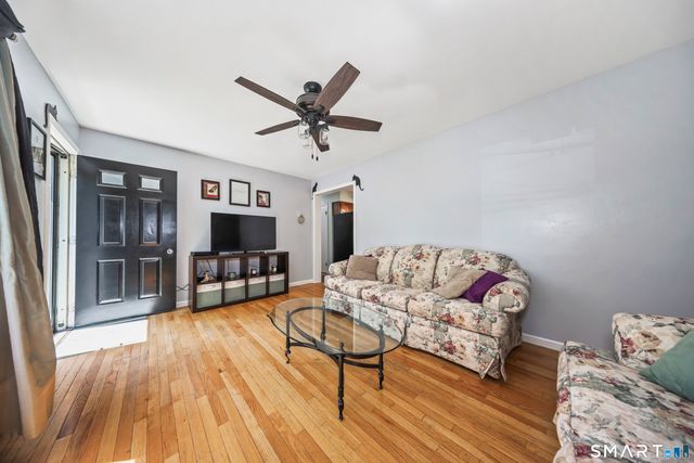 49 Schenck Lane, Naugatuck, CT 06770