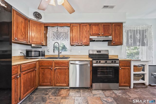 49 Schenck Lane, Naugatuck, CT 06770