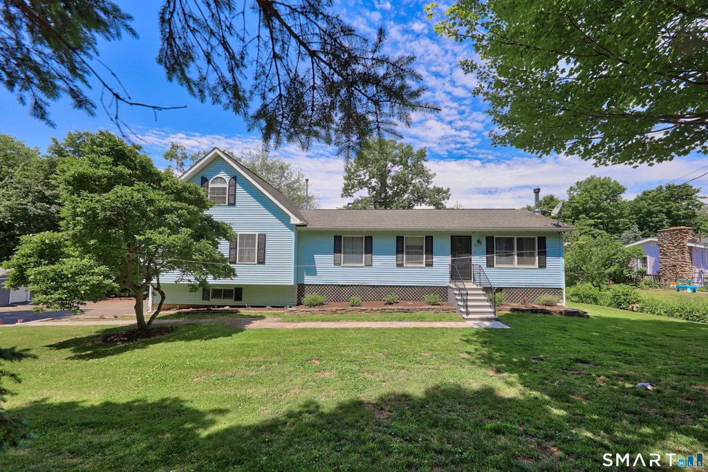 49 Schenck Lane, Naugatuck, CT 06770