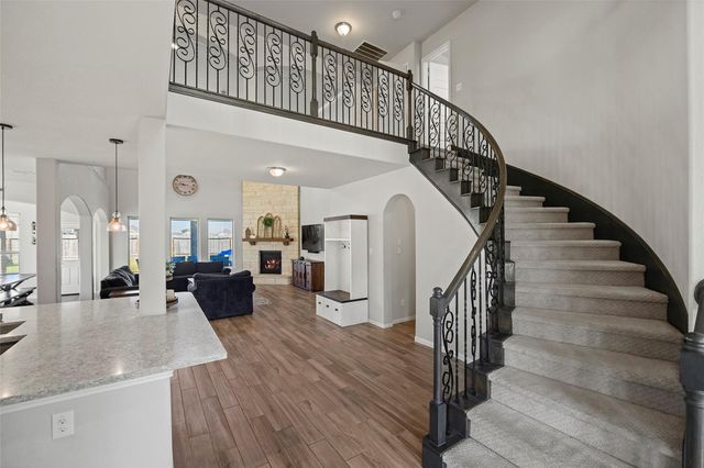 11723 Oakwood Drive, Mont Belvieu, TX 77535