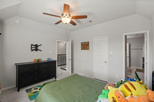 11723 Oakwood Drive, Mont Belvieu, TX 77535