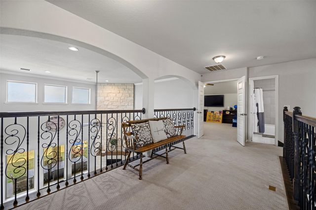 11723 Oakwood Drive, Mont Belvieu, TX 77535