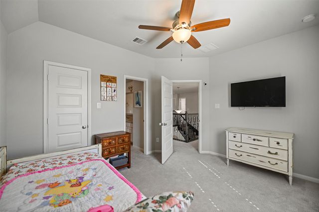 11723 Oakwood Drive, Mont Belvieu, TX 77535