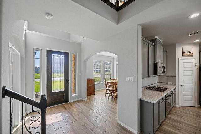 11723 Oakwood Drive, Mont Belvieu, TX 77535