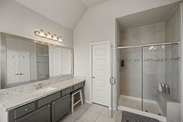 11723 Oakwood Drive, Mont Belvieu, TX 77535