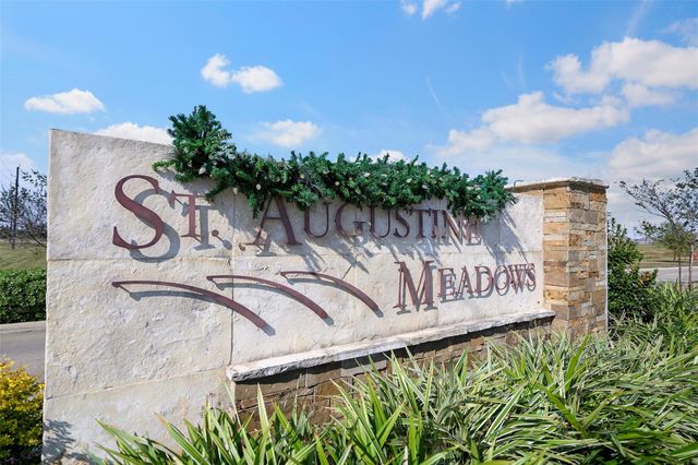 11723 Oakwood Drive, Mont Belvieu, TX 77535