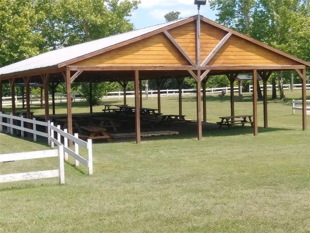 000 Sour Lake Circle, Cleveland, TX 77327