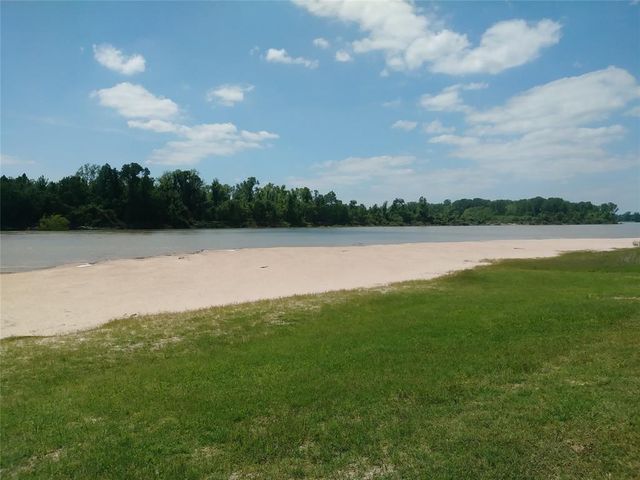 000 Sour Lake Circle, Cleveland, TX 77327