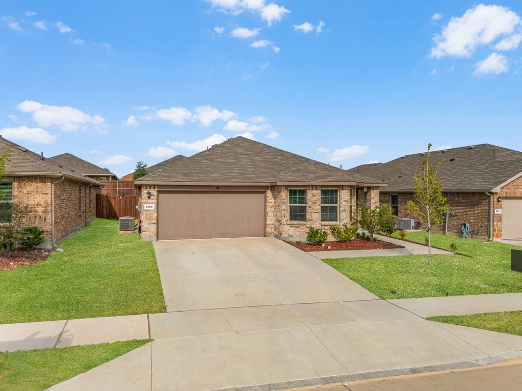 9509 Golden Summit Drive, Fort Worth, TX 76131 — photo 2