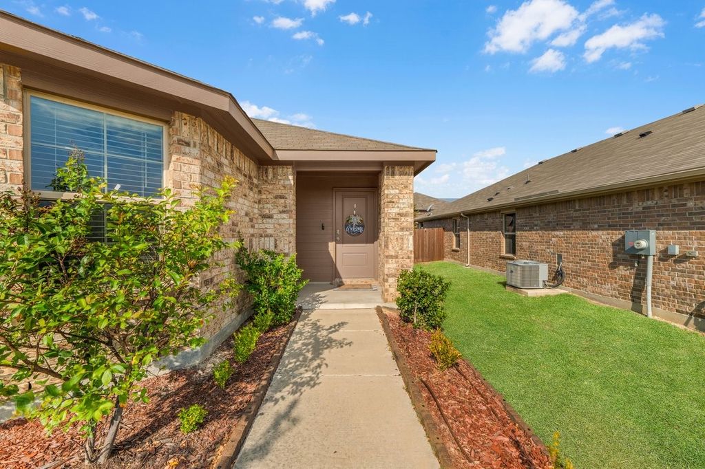 9509 Golden Summit Drive, Fort Worth, TX 76131 — photo 5