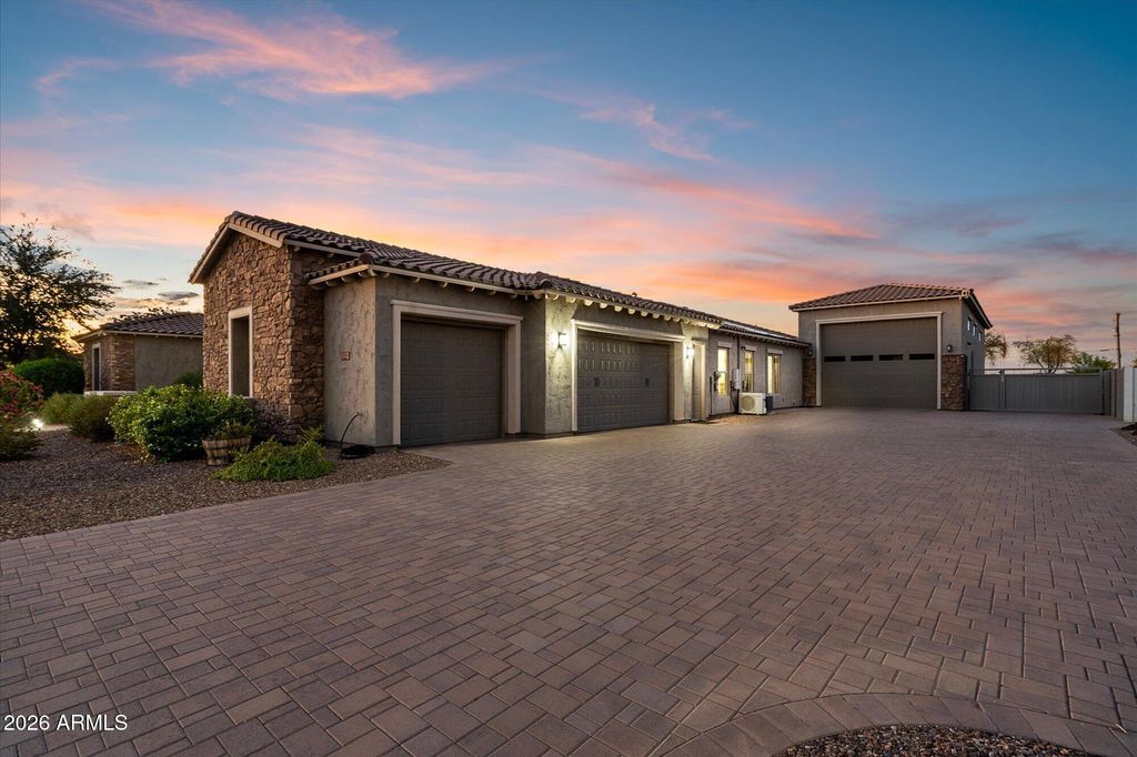 3084 E FRUITVALE Court, Gilbert, AZ 85297 — photo 4