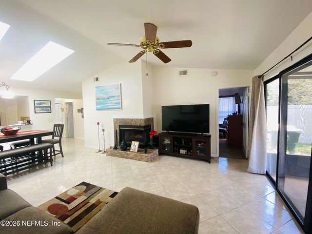 2280 IRONSTONE Drive E, Jacksonville, FL 32246