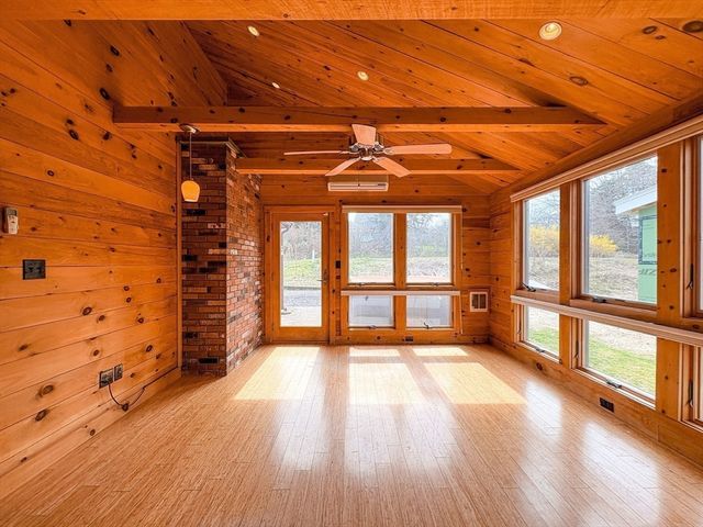 215 Sohier St, Cohasset, MA 02025