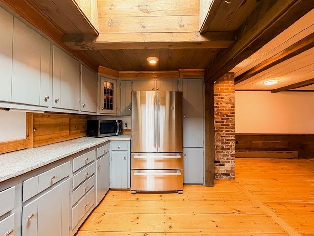 215 Sohier St, Cohasset, MA 02025