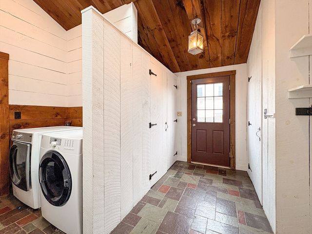 215 Sohier St, Cohasset, MA 02025