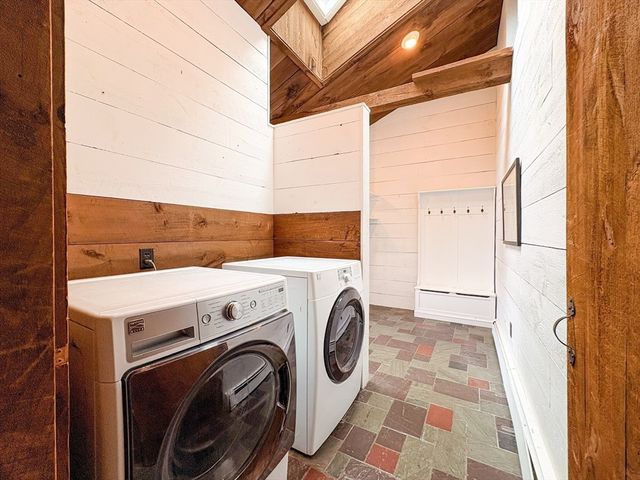 215 Sohier St, Cohasset, MA 02025