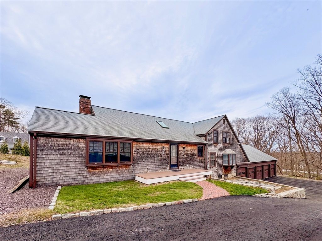 215 Sohier St, Cohasset, MA 02025