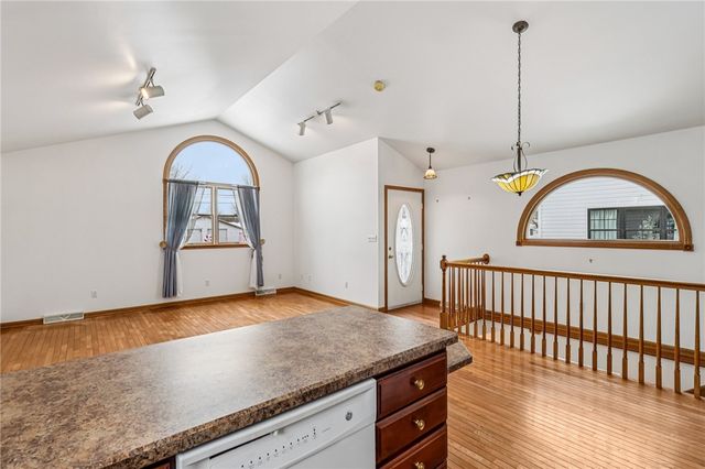 212 Pine Street, Zelienople Boro, PA 16063