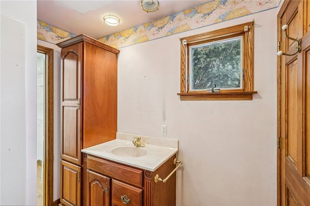 212 Pine Street, Zelienople Boro, PA 16063