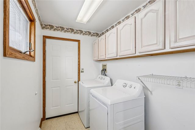 212 Pine Street, Zelienople Boro, PA 16063