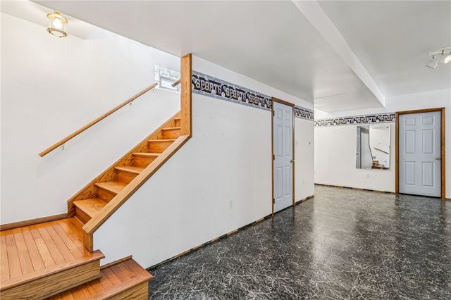 212 Pine Street, Zelienople Boro, PA 16063