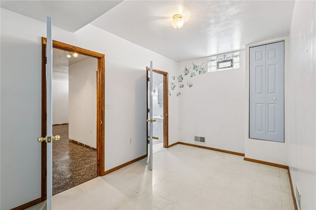 212 Pine Street, Zelienople Boro, PA 16063