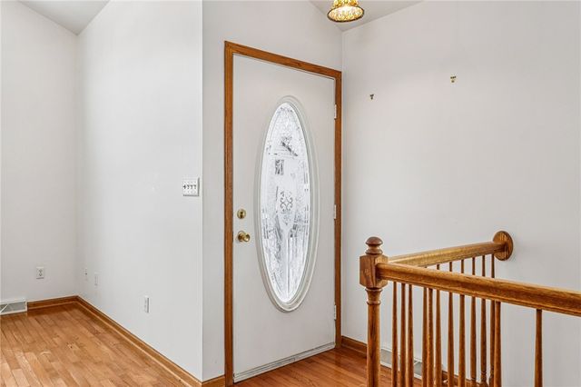 212 Pine Street, Zelienople Boro, PA 16063