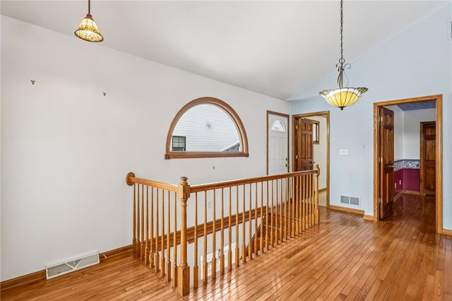 212 Pine Street, Zelienople Boro, PA 16063