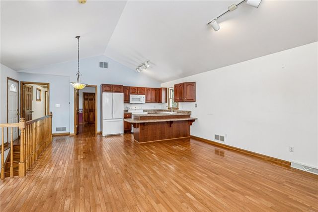 212 Pine Street, Zelienople Boro, PA 16063