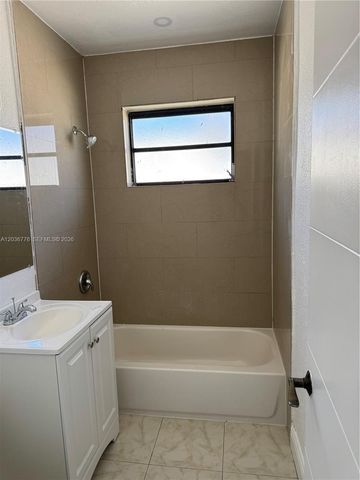 1461 NE 118 St, Miami, FL 33161