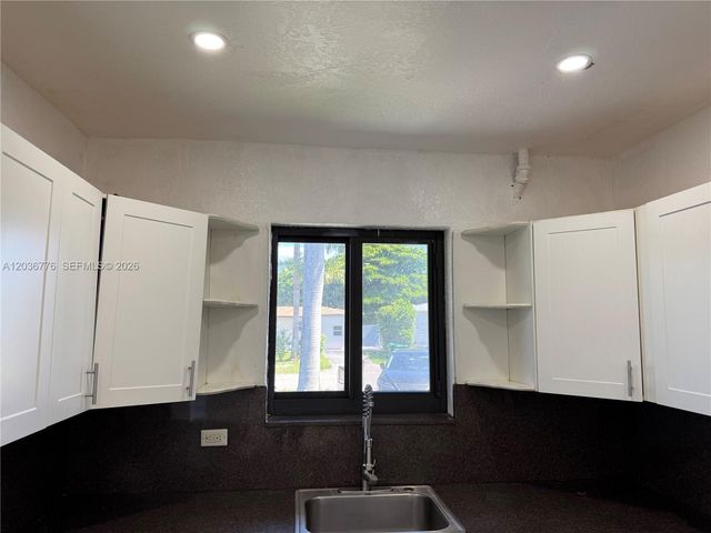 1461 NE 118 St, Miami, FL 33161