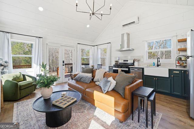 300 Burbano Creekside Landing, Talking Rock, GA 30175