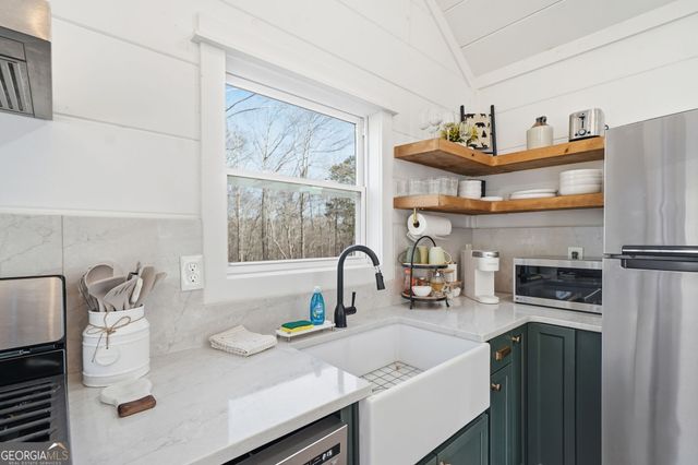 300 Burbano Creekside Landing, Talking Rock, GA 30175