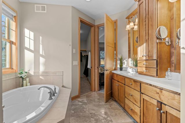 10064 Adam Avenue, Inver Grove Heights, MN 55077