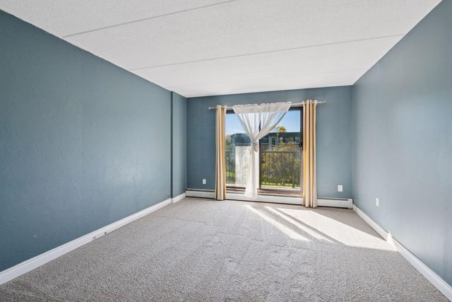 10501 Cedar Lake Road 414, Minnetonka, MN 55305