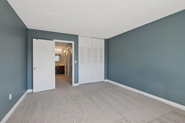 10501 Cedar Lake Road 414, Minnetonka, MN 55305