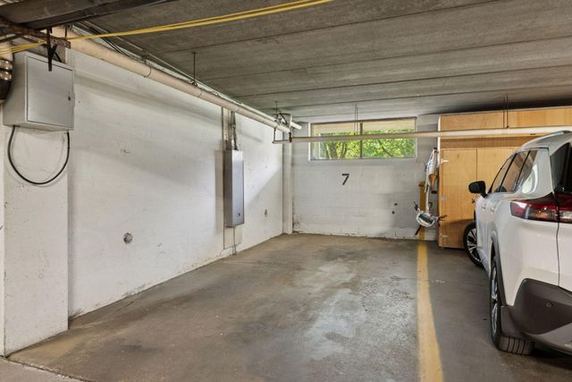 10501 Cedar Lake Road 414, Minnetonka, MN 55305