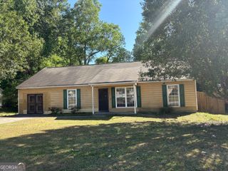 3040 Garnet Way, Atlanta, GA 30349