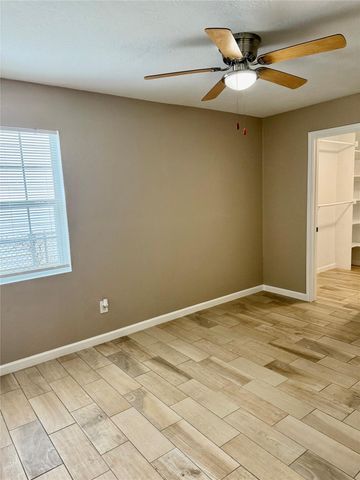 7225 Hummingbird Lane, Texas City, TX 77591