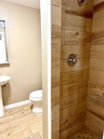 7225 Hummingbird Lane, Texas City, TX 77591