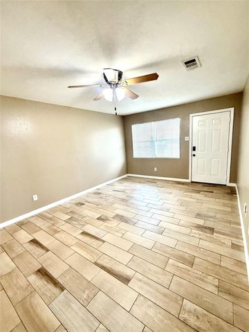 7225 Hummingbird Lane, Texas City, TX 77591