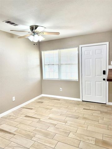 7225 Hummingbird Lane, Texas City, TX 77591