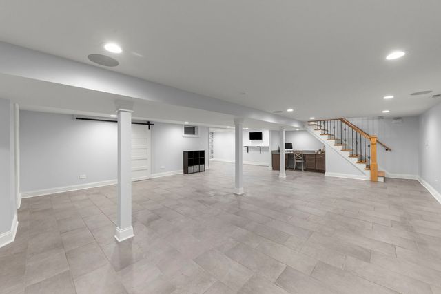 1S705 Westview Avenue, Lombard, IL 60148